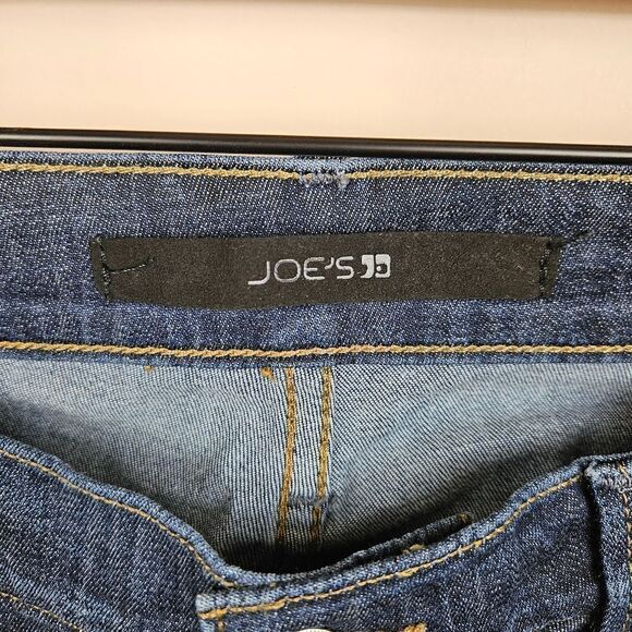 Joe's "Jackie" Cropped Jeans. Medium Blue Wash 28 - Picture 8 of 9